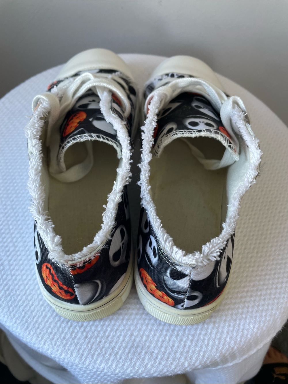 Spooky Skull and Pumpkin Canvas Sneakers - Size 38 - 7,5 - Picture 6 of 6